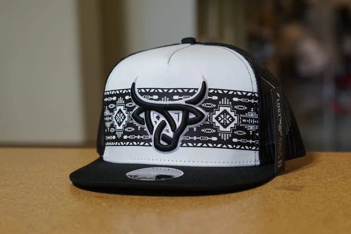 GORRA LOST CALF Shima White/Black